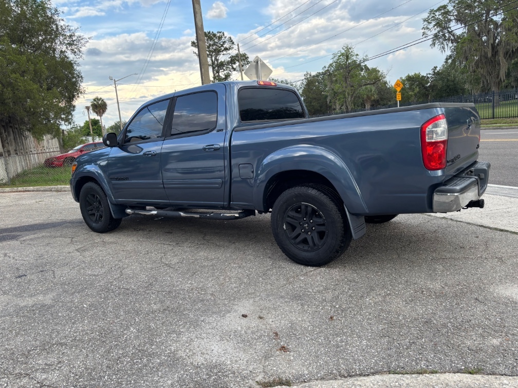 Additional photo of vehicle.