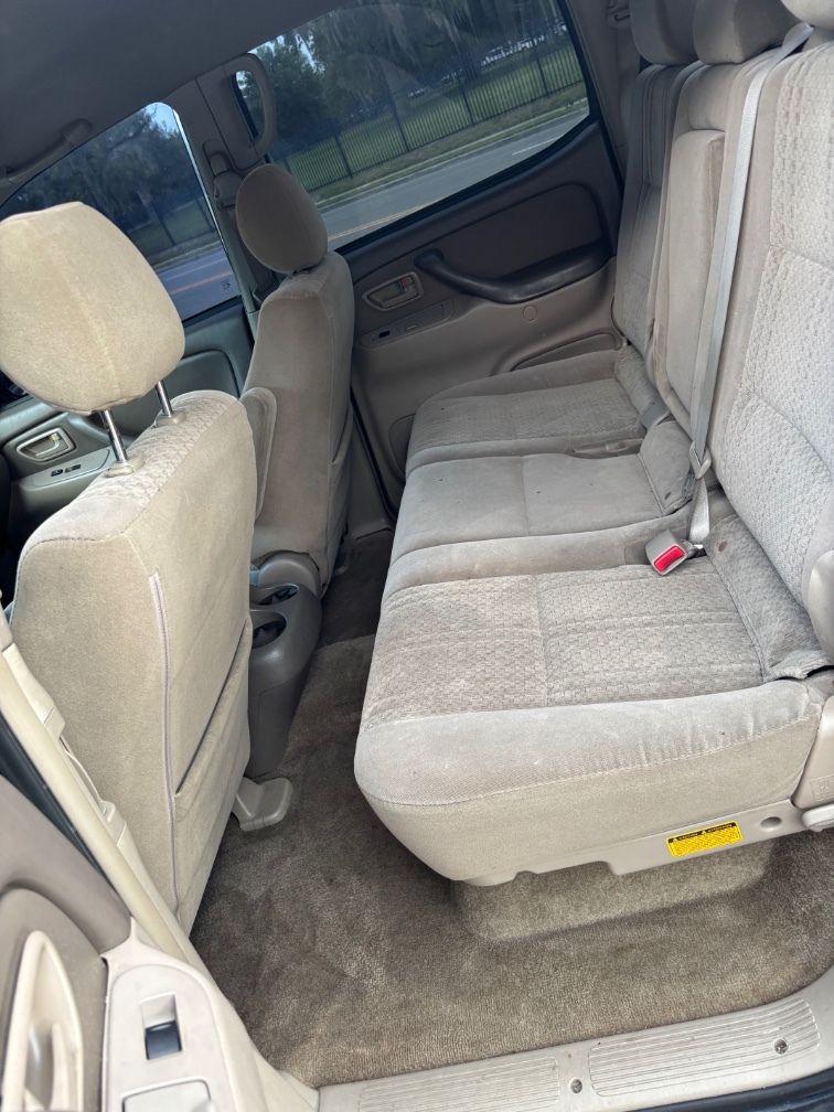 Additional photo of vehicle.