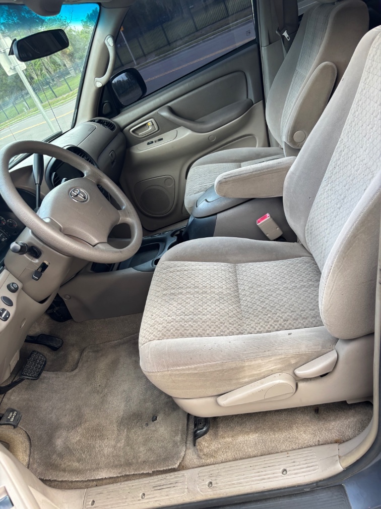 Additional photo of vehicle.