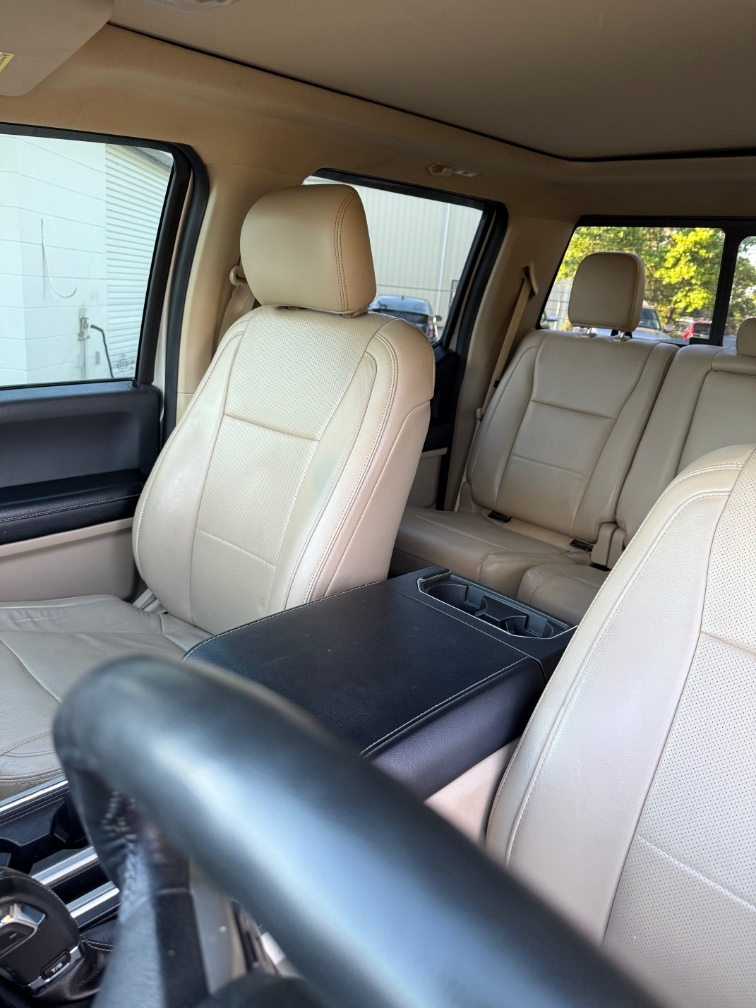 2017 Ford F-150 Lariat - Photo 11