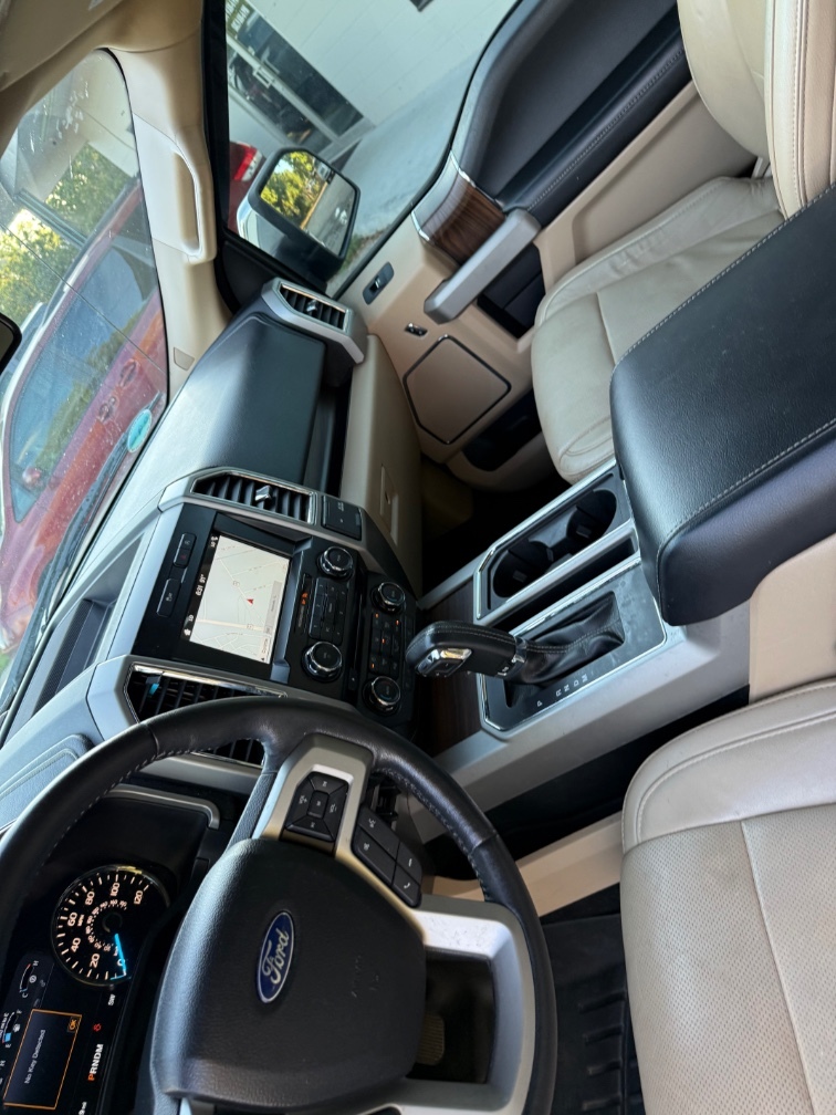 2017 Ford F-150 Lariat - Photo 12