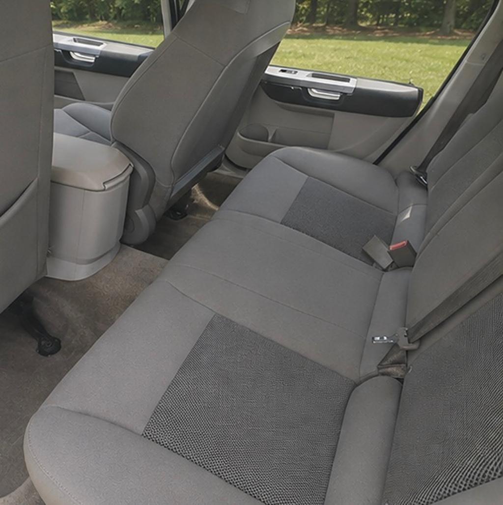 Additional photo of vehicle.