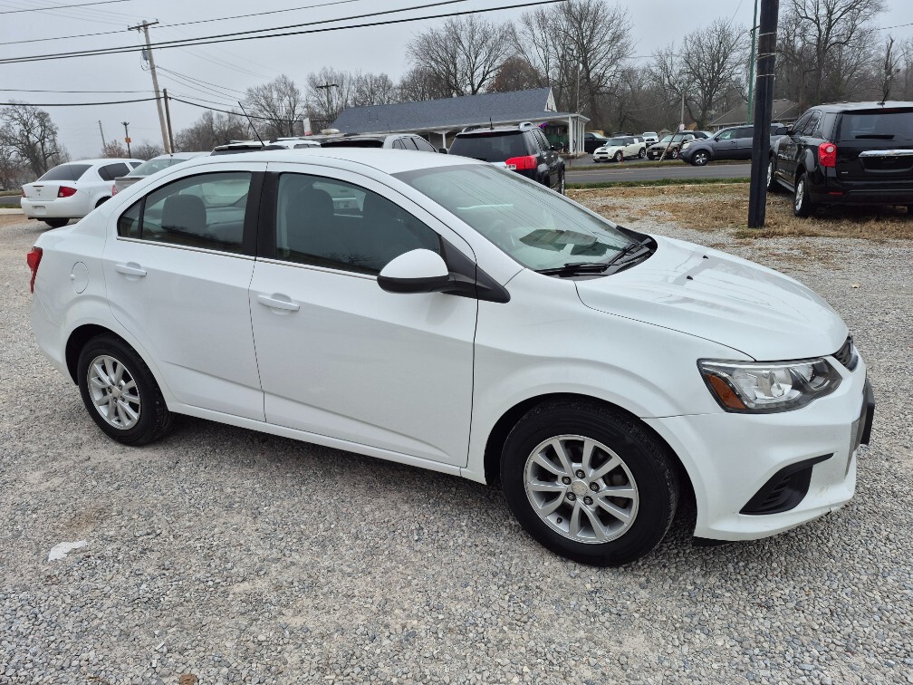 2017 Chevrolet Sonic LT's photo