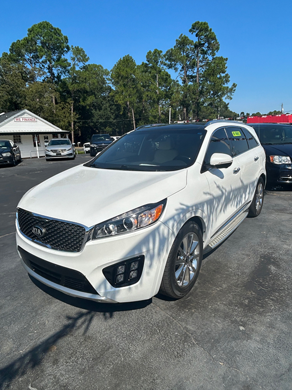 Additional photo of vehicle.