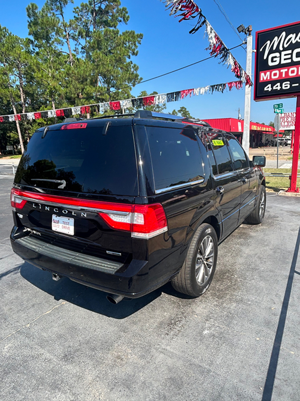 Additional photo of vehicle.