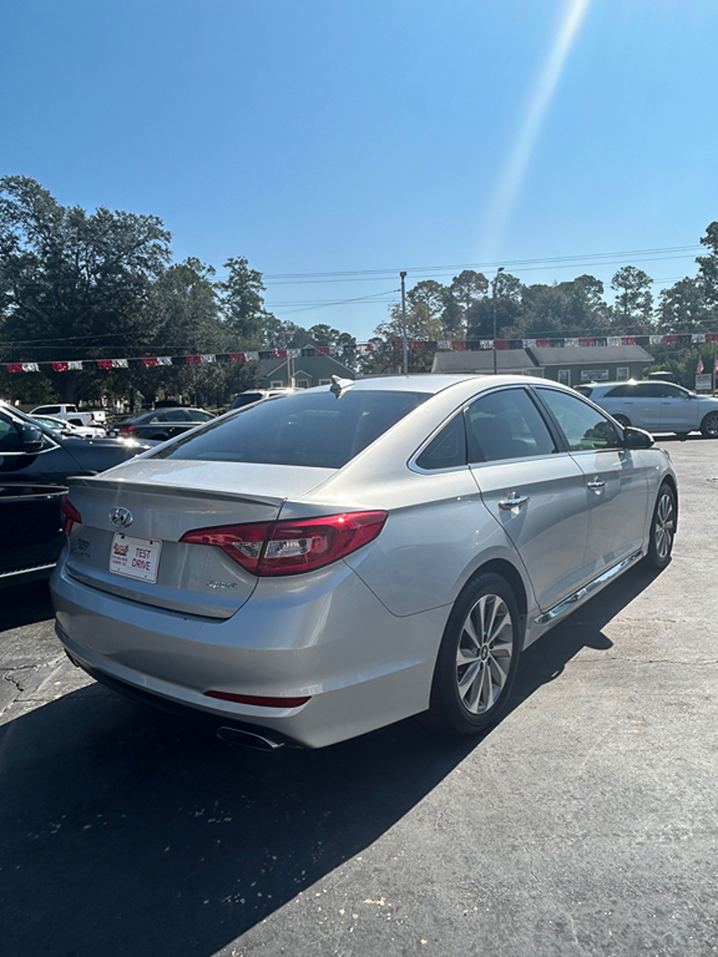 Additional photo of vehicle.