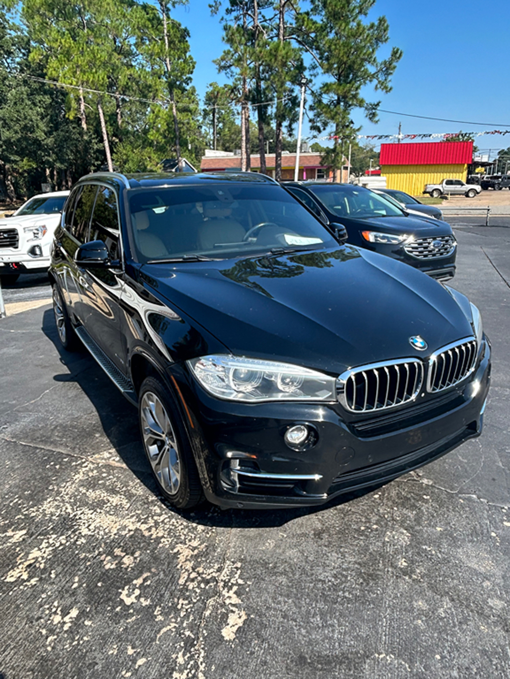Additional photo of vehicle.