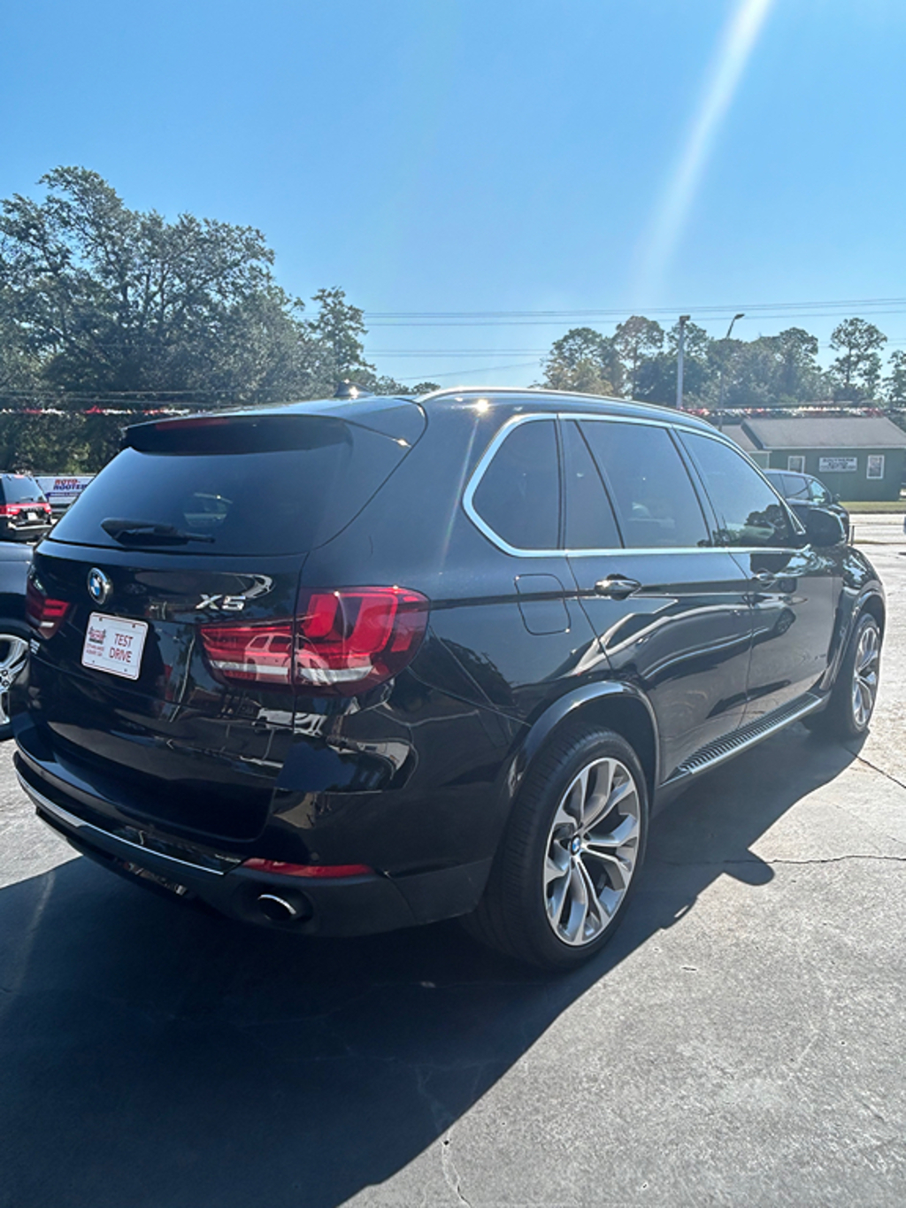 Additional photo of vehicle.