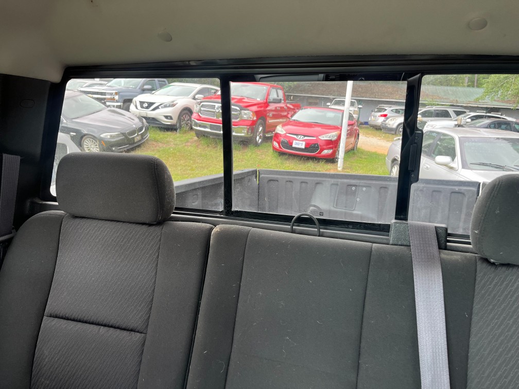 Additional photo of vehicle.