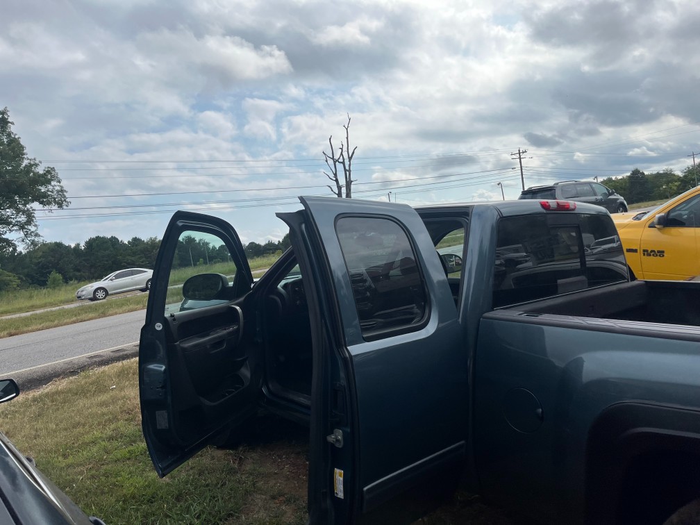 Additional photo of vehicle.