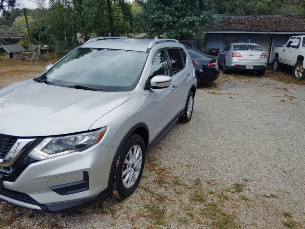 Additional photo of vehicle.