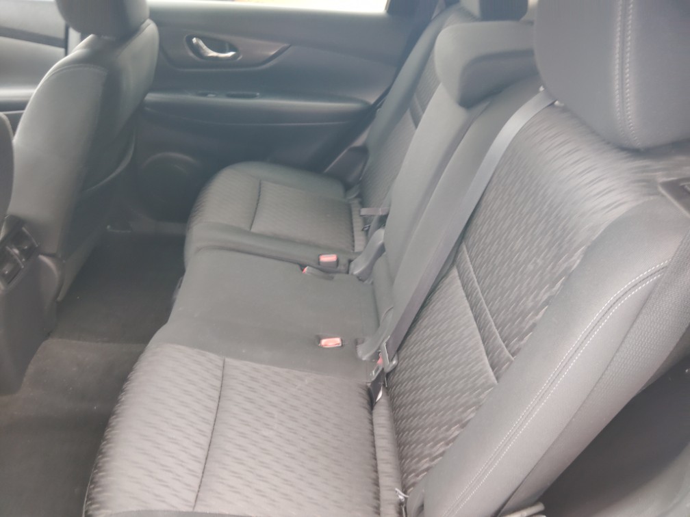 Additional photo of vehicle.