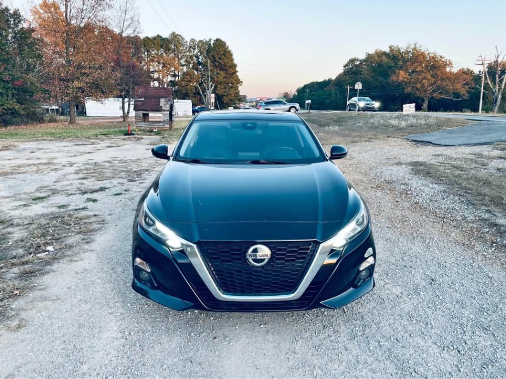 2021 Nissan Altima SL's photo