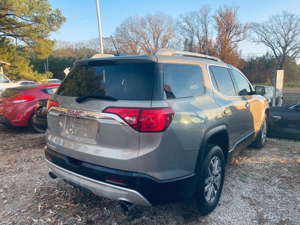 Additional photo of vehicle.