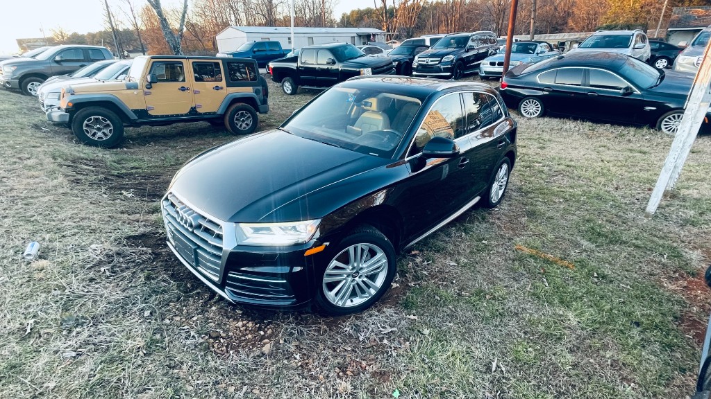 Additional photo of vehicle.