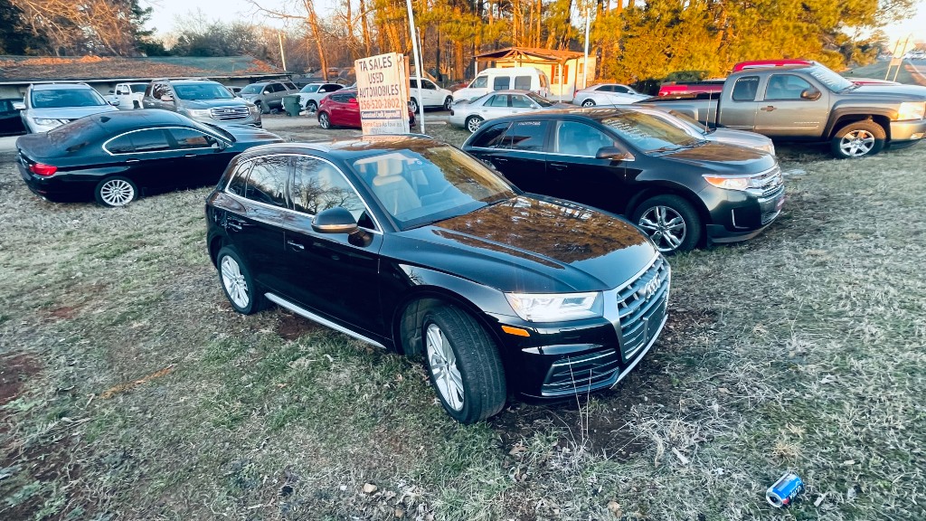 Additional photo of vehicle.