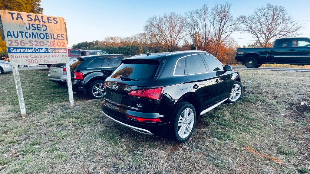 Additional photo of vehicle.