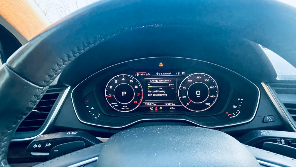 Additional photo of vehicle.