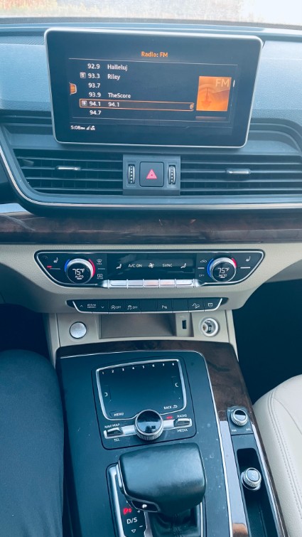 Additional photo of vehicle.