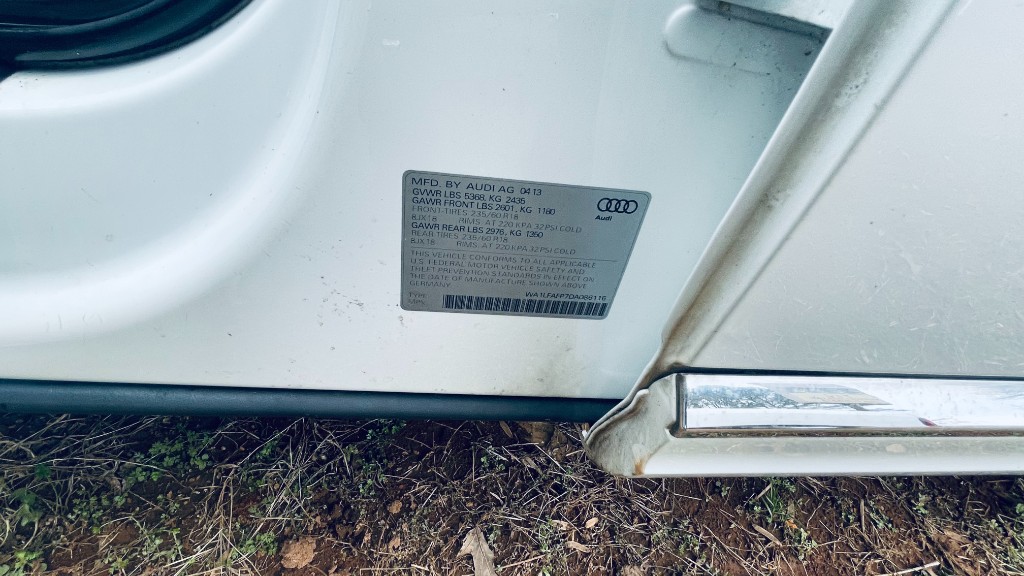 Additional photo of vehicle.