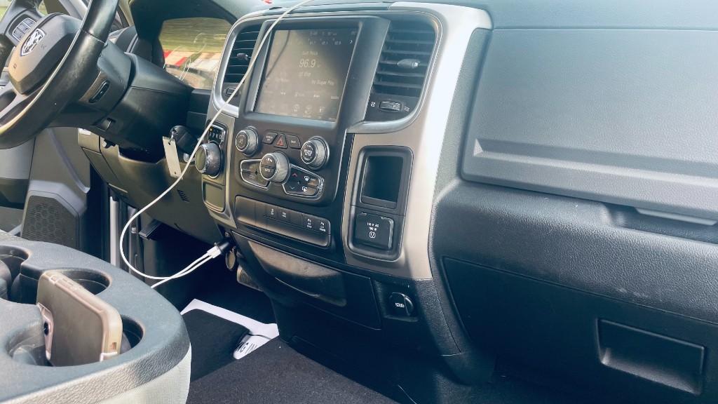 Additional photo of vehicle.