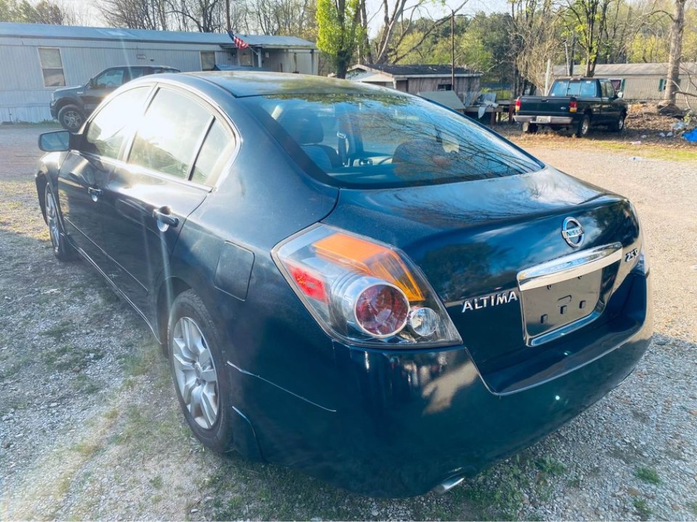 Additional photo of vehicle.