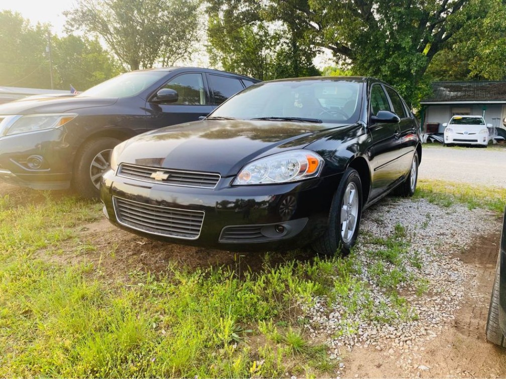 Additional photo of vehicle.