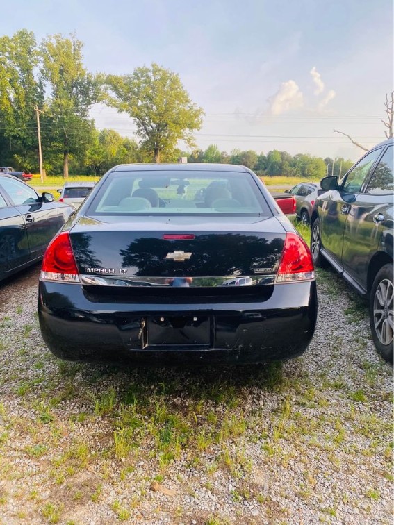 Additional photo of vehicle.