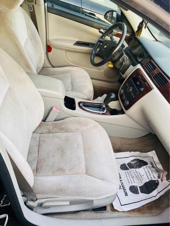 Additional photo of vehicle.