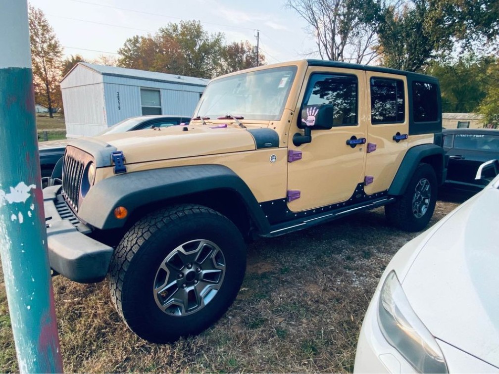 Additional photo of vehicle.