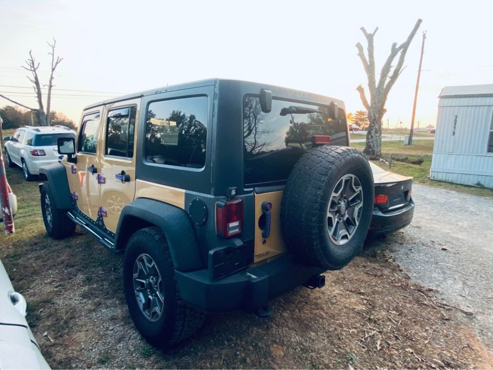 Additional photo of vehicle.
