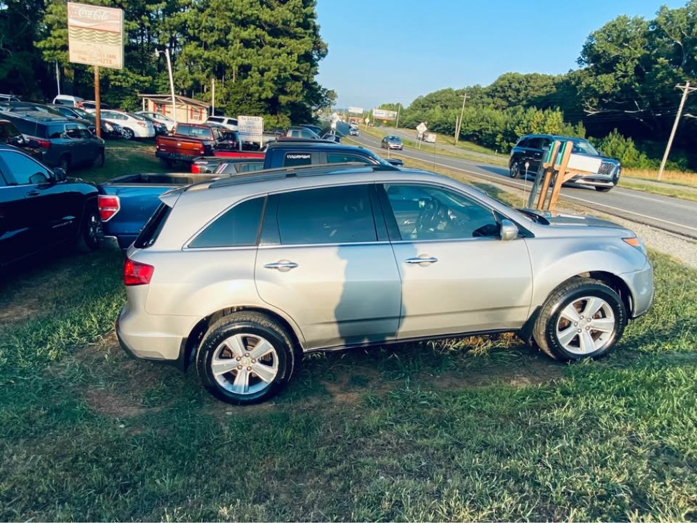 Additional photo of vehicle.