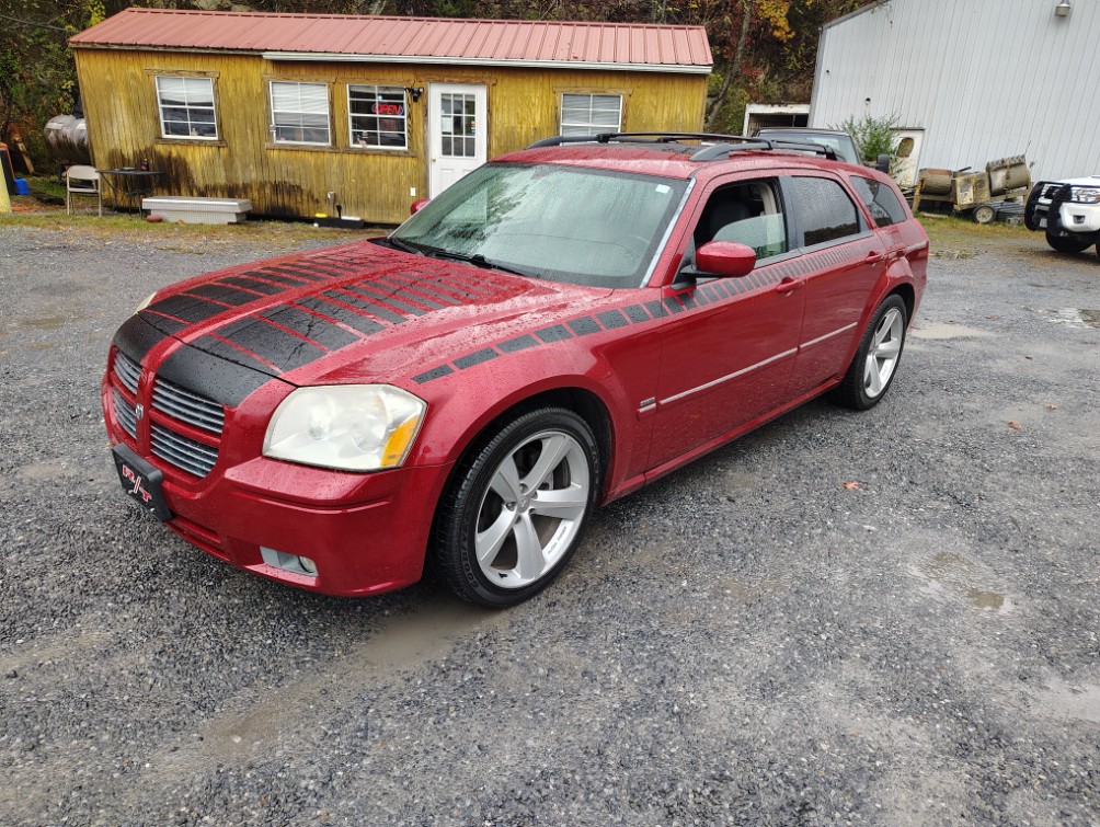 2005 Dodge Magnum R/T's photo