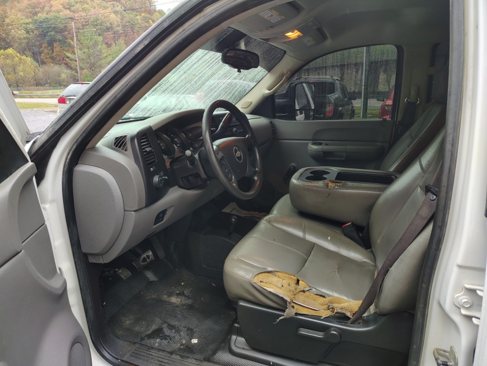 2009 Chevrolet Silverado 3500 Work Truck - Photo 6