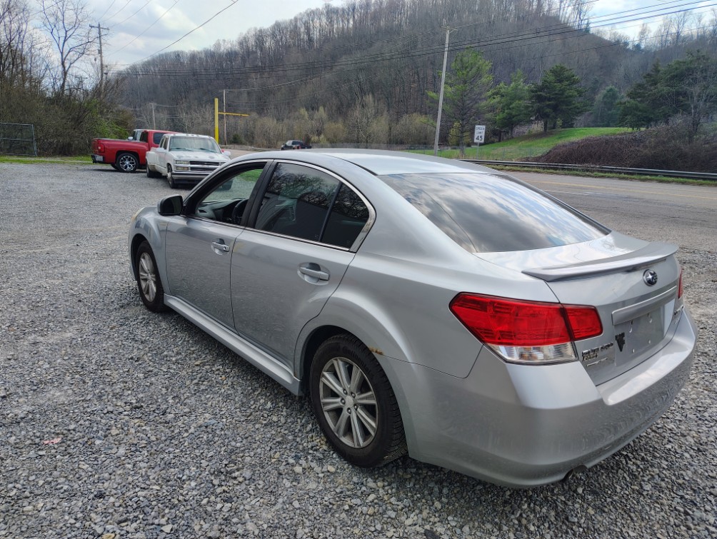 Additional photo of vehicle.