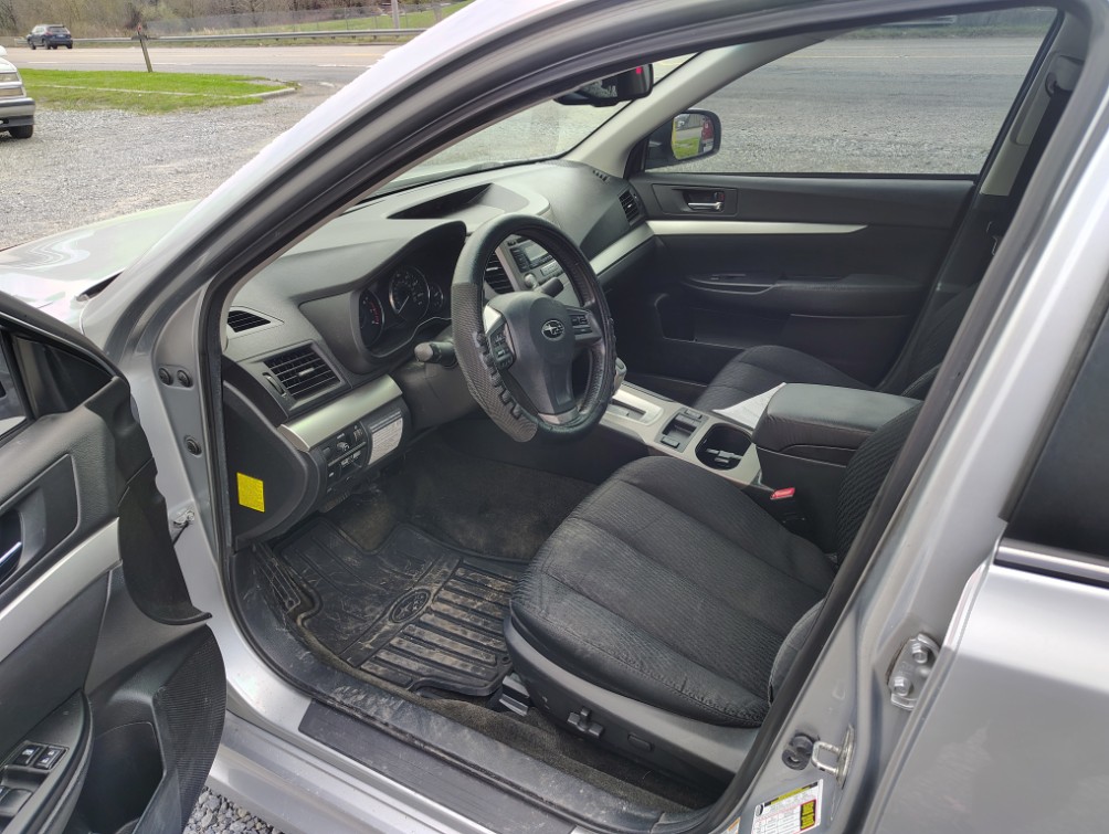 Additional photo of vehicle.