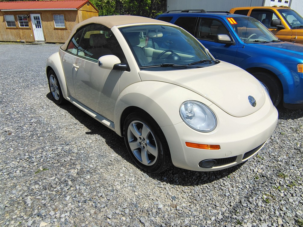 Additional photo of vehicle.