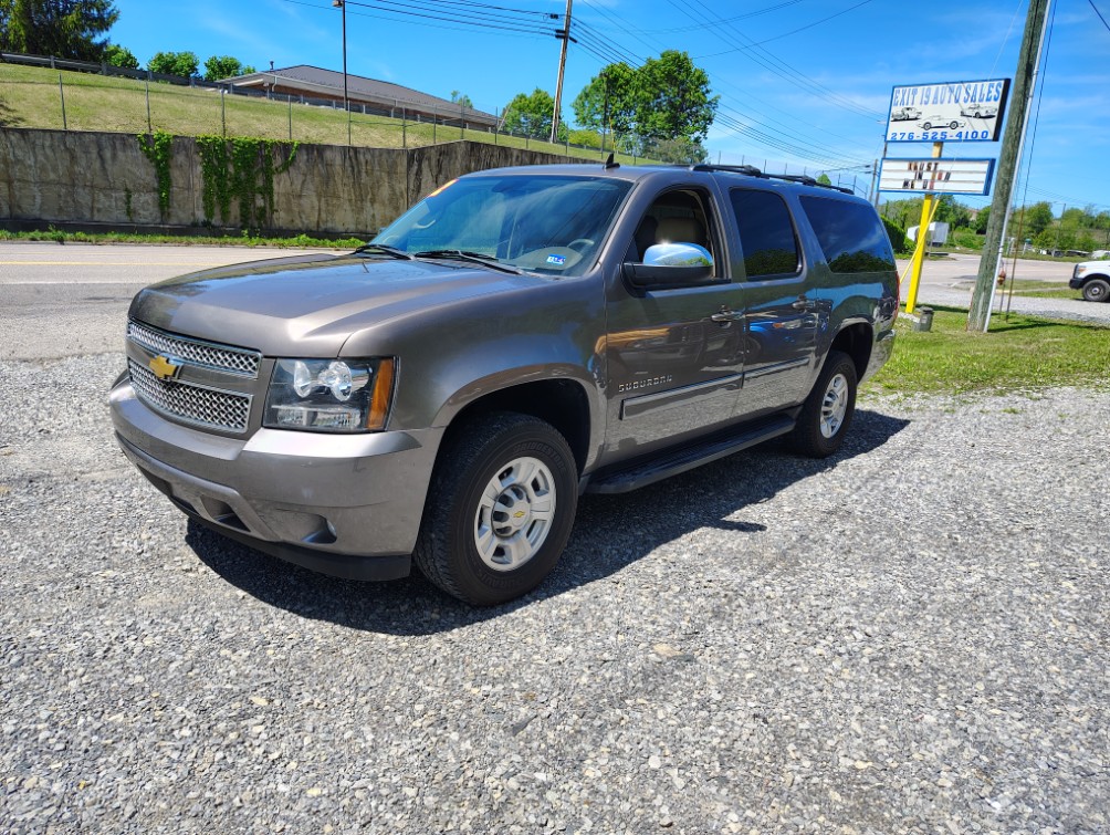 2012 Chevrolet Suburban 4WD 2500 LT's photo
