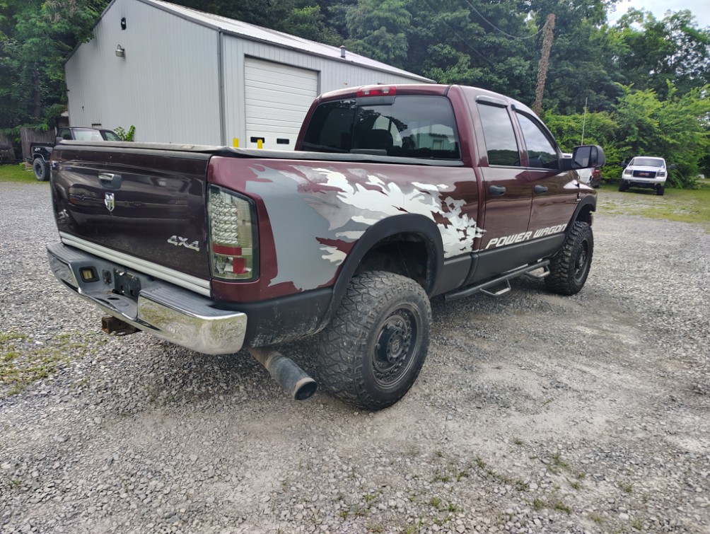 Additional photo of vehicle.