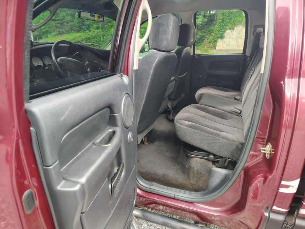 Additional photo of vehicle.