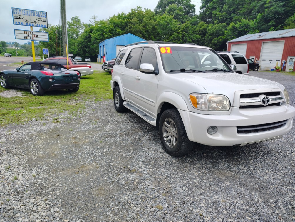 Additional photo of vehicle.