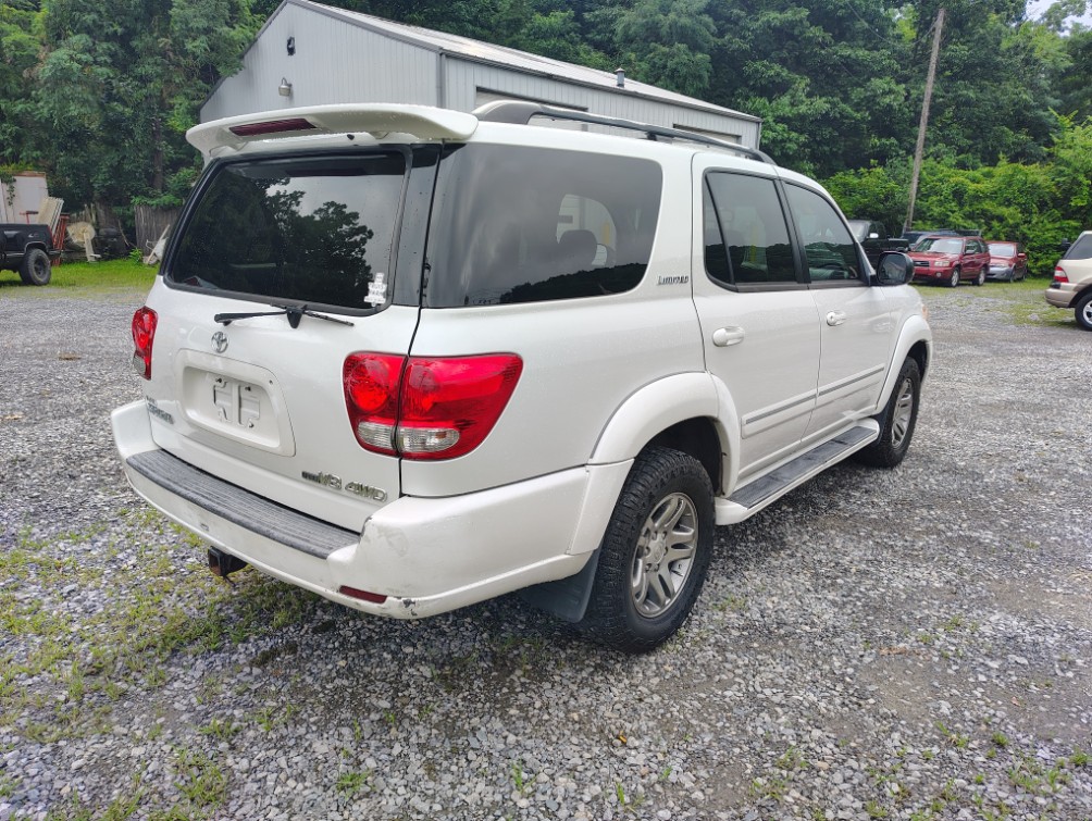 Additional photo of vehicle.