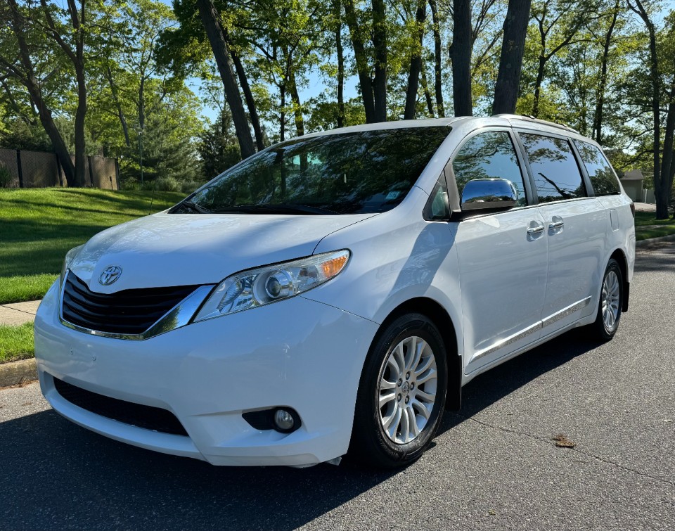 2014 Toyota Sienna XLE