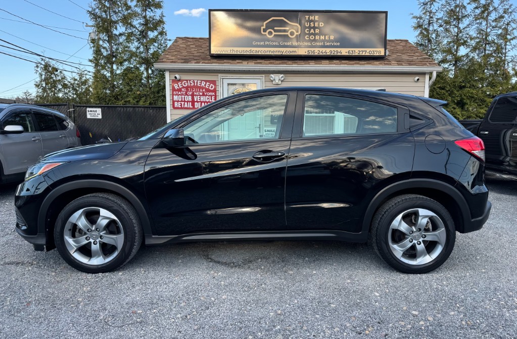Additional photo of vehicle.