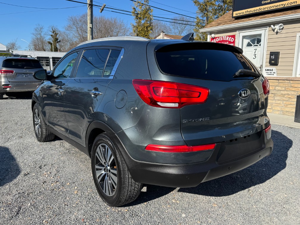 Additional photo of vehicle.