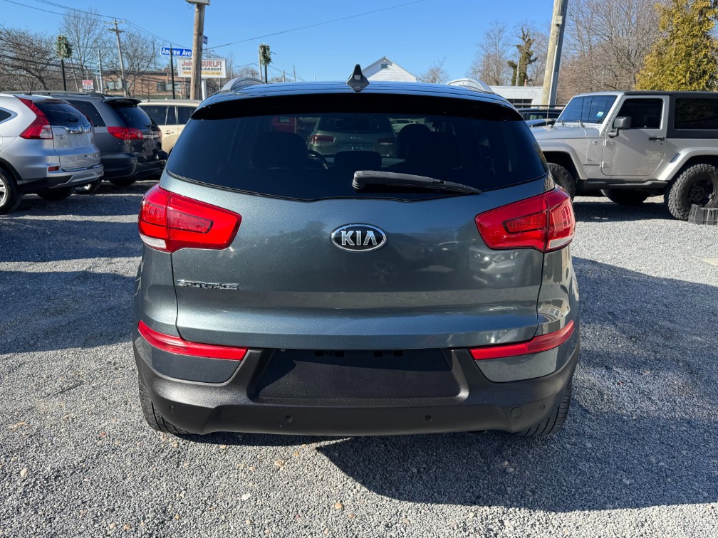 Additional photo of vehicle.