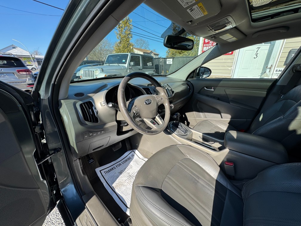Additional photo of vehicle.