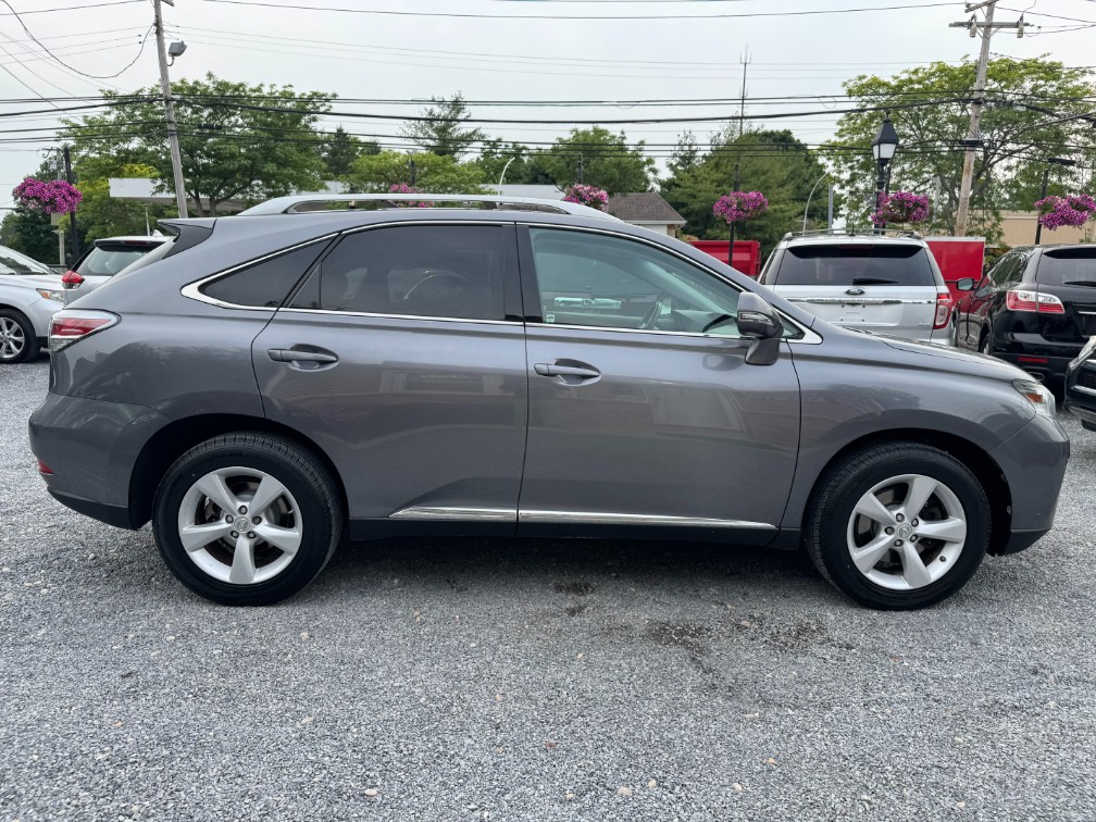 Additional photo of vehicle.