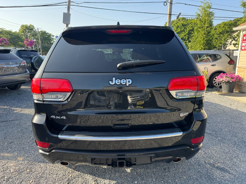 Additional photo of vehicle.