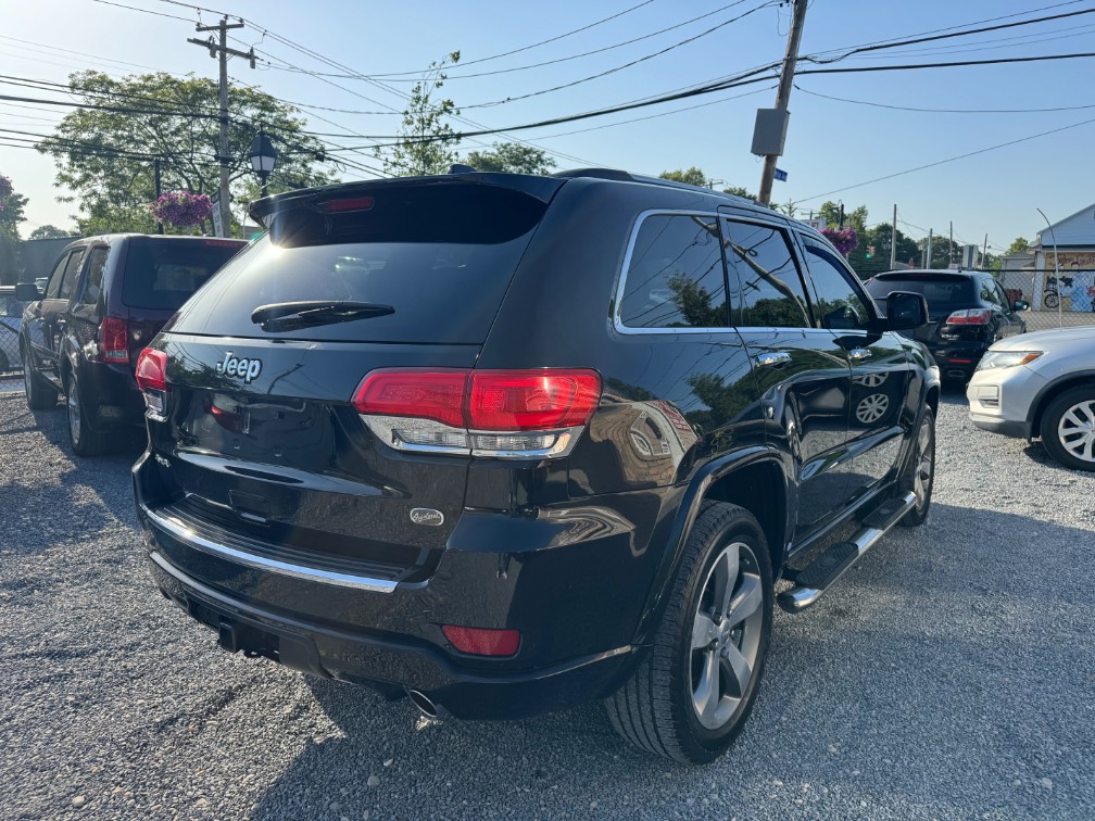 Additional photo of vehicle.